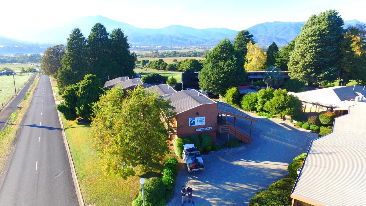 Mountain Creek Motel Bar & Restaurant Mount Beauty Exterior foto